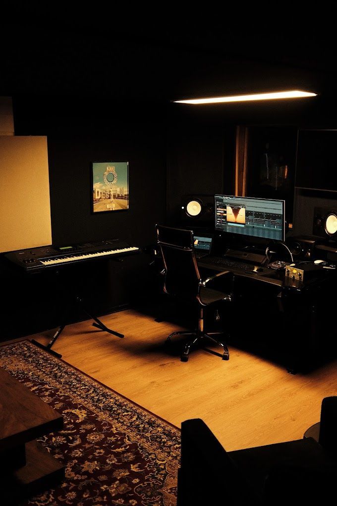 Studio d'enregistrement Professionnel avec Décor Épuré à Charenton-le-Pont, 94220