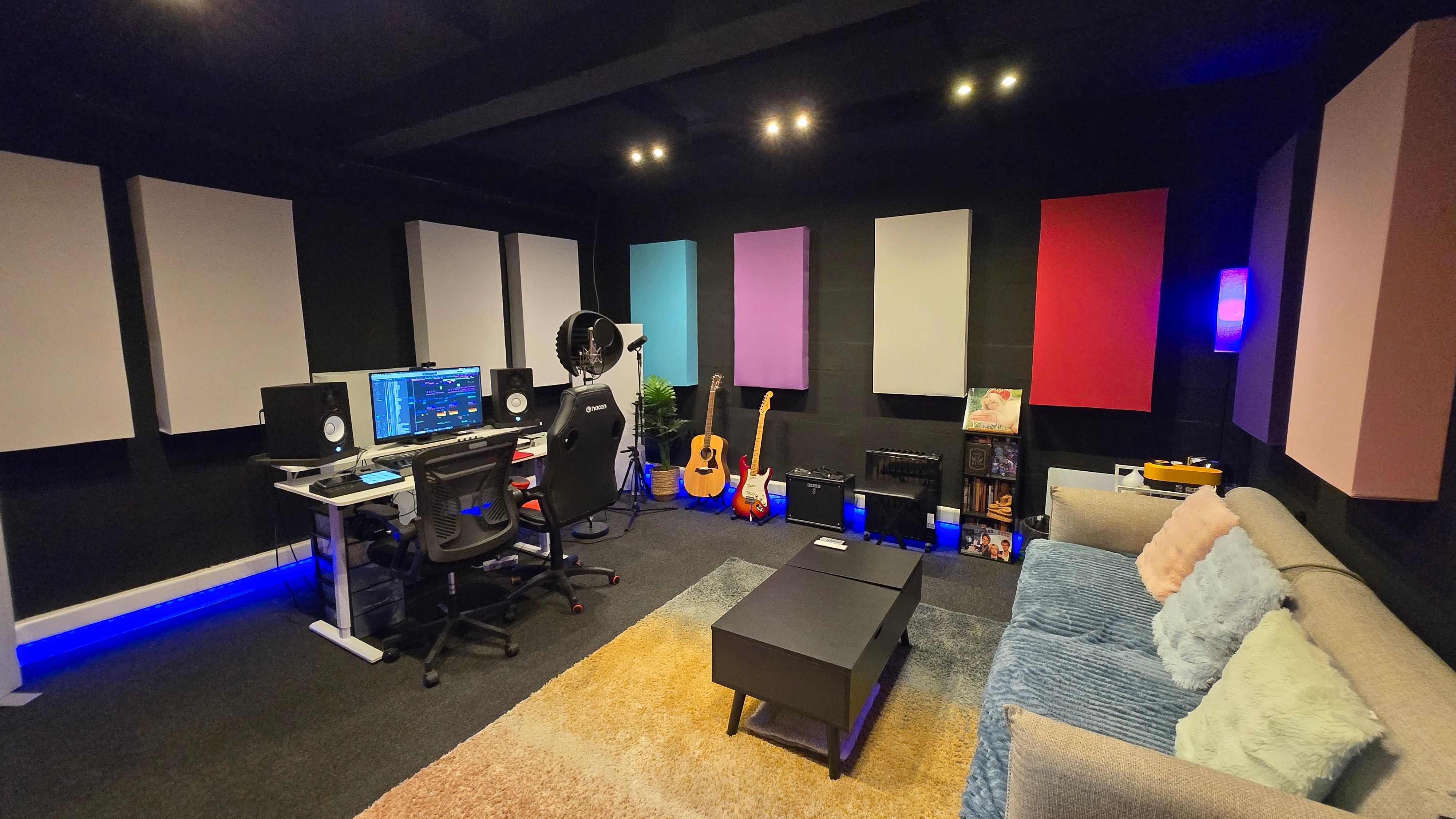 Studio d'enregistrement, à Le Mesnil-le-Roi 78600 #gfAeMH