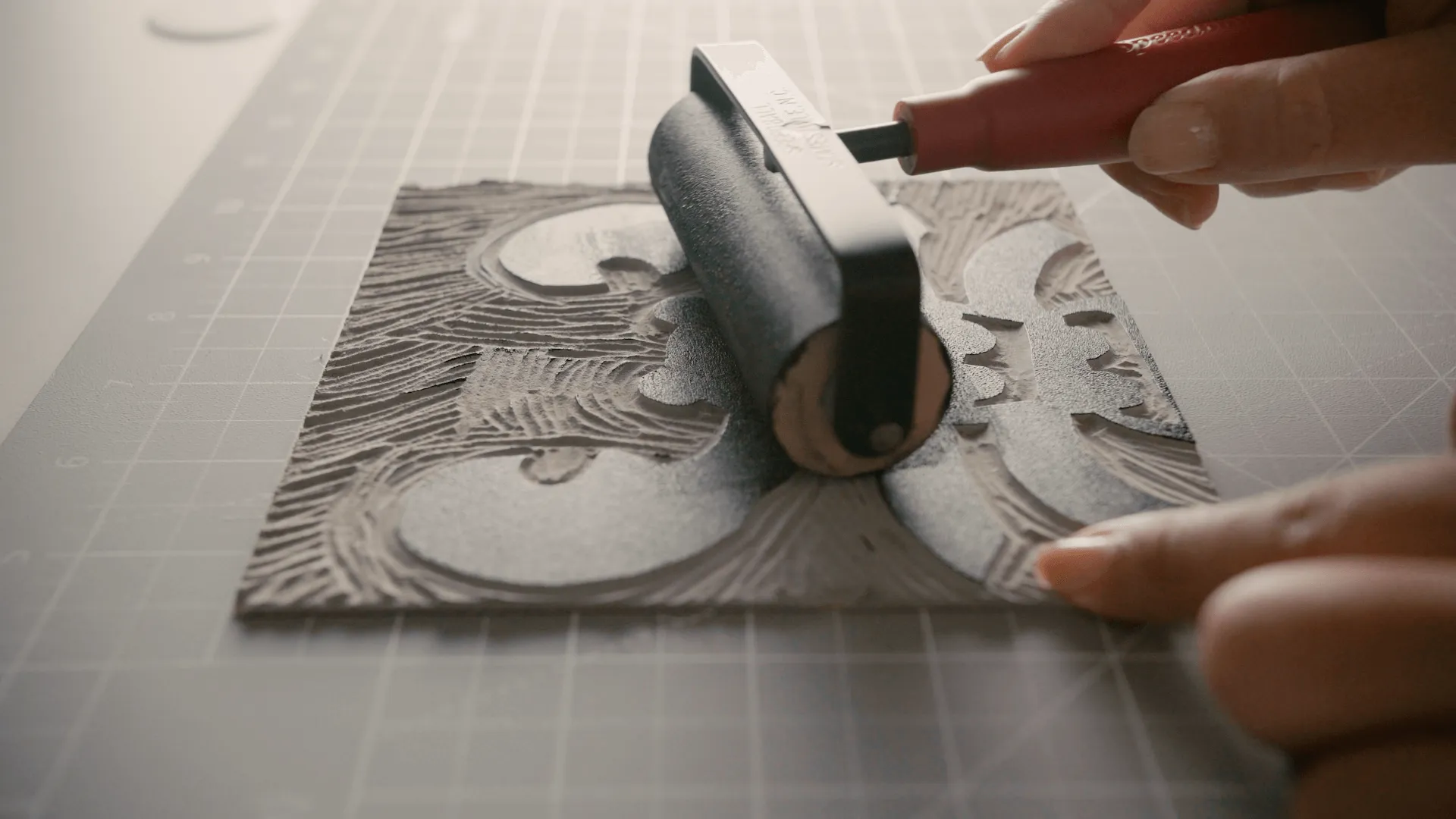 Printing a linocut frame by hand