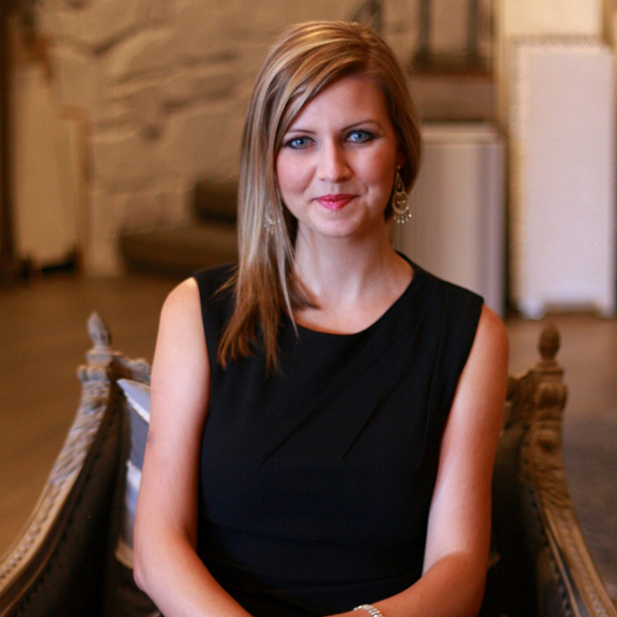 Portrait of Jennifer Coates