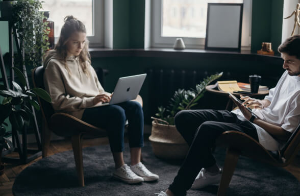 People on laptop