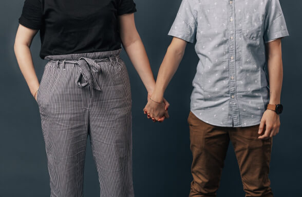 Picture people holding hands