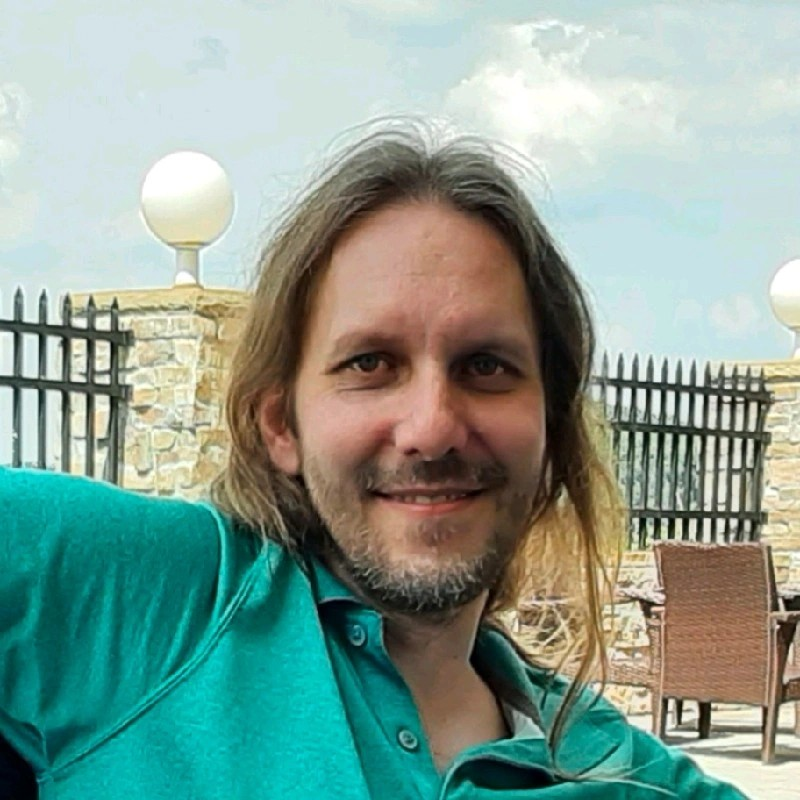 Employee Portrait - Renee Roach