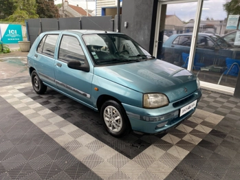 Photo RENAULT CLIO 1996
