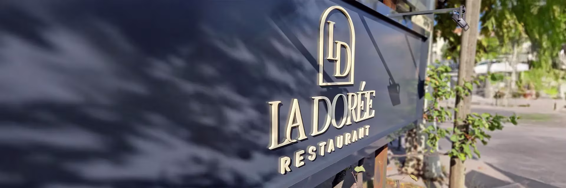 enseigne de restaurant