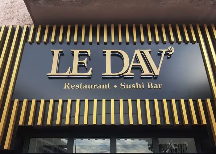 enseigne de restaurant