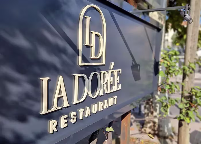 enseigne de restaurant attractive