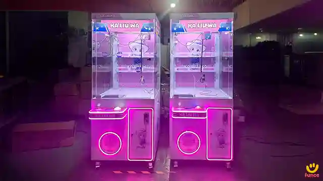 2 premium glass claw machine