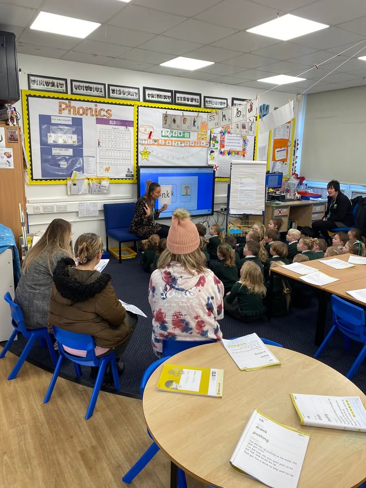 356497851842990_1392011022932522