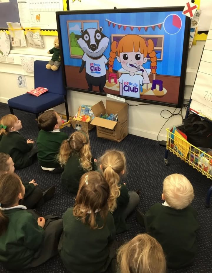 356497851842990_1430275542439403