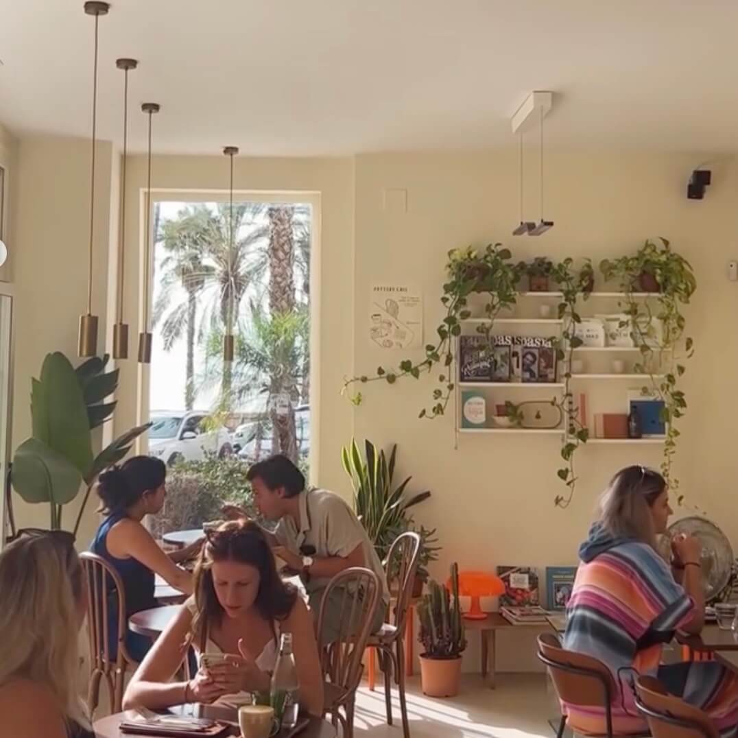 Creatives having lunch together