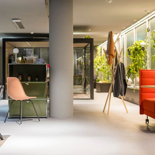 Creatives having lunch together