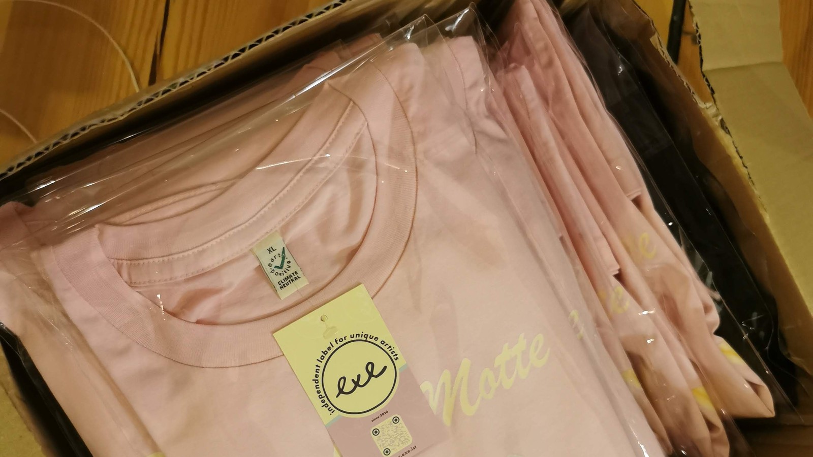 Plastikfreie Verpackung mit exe-Sticker