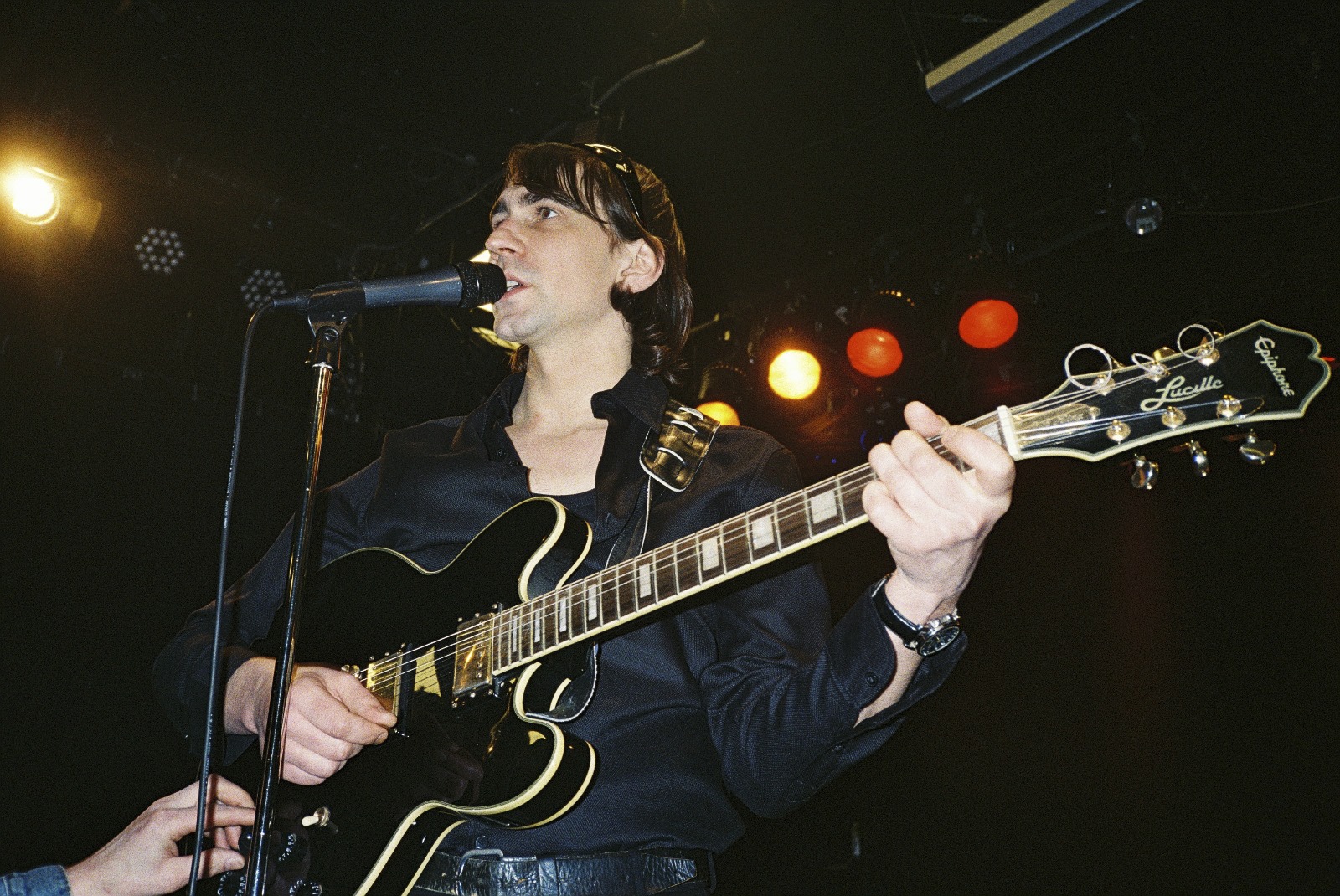 Tim Adieu live mit E-Gitarre