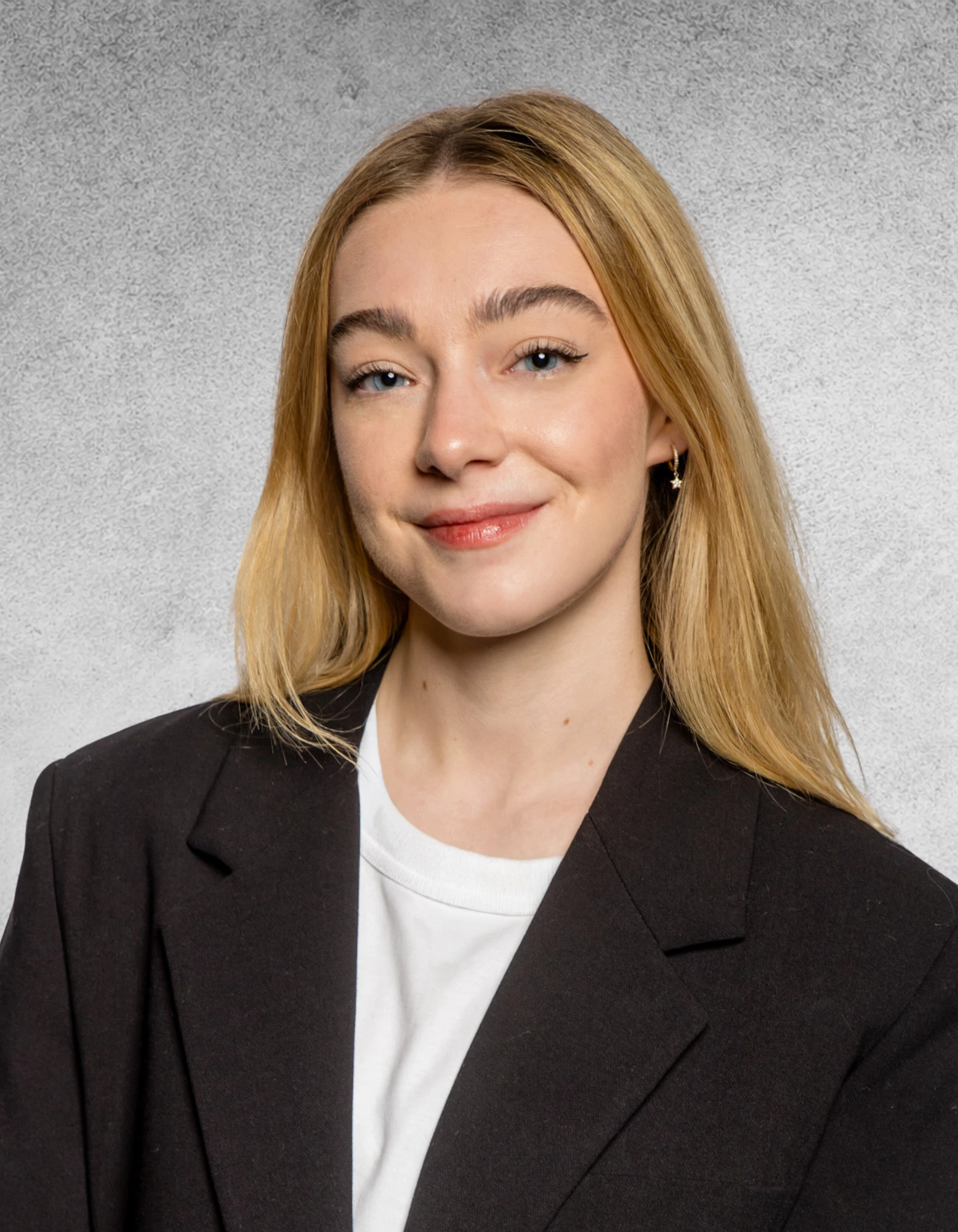 Gilliane plant und implementiert kreativen Content, der auf spezifische Zielgruppen zugeschnitten ist, um die Interaktion und das Markenbewusstsein zu steigern.