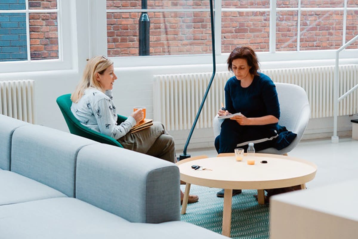 What Is a Therapist [Psychotherapist]? - The Complete Definition
