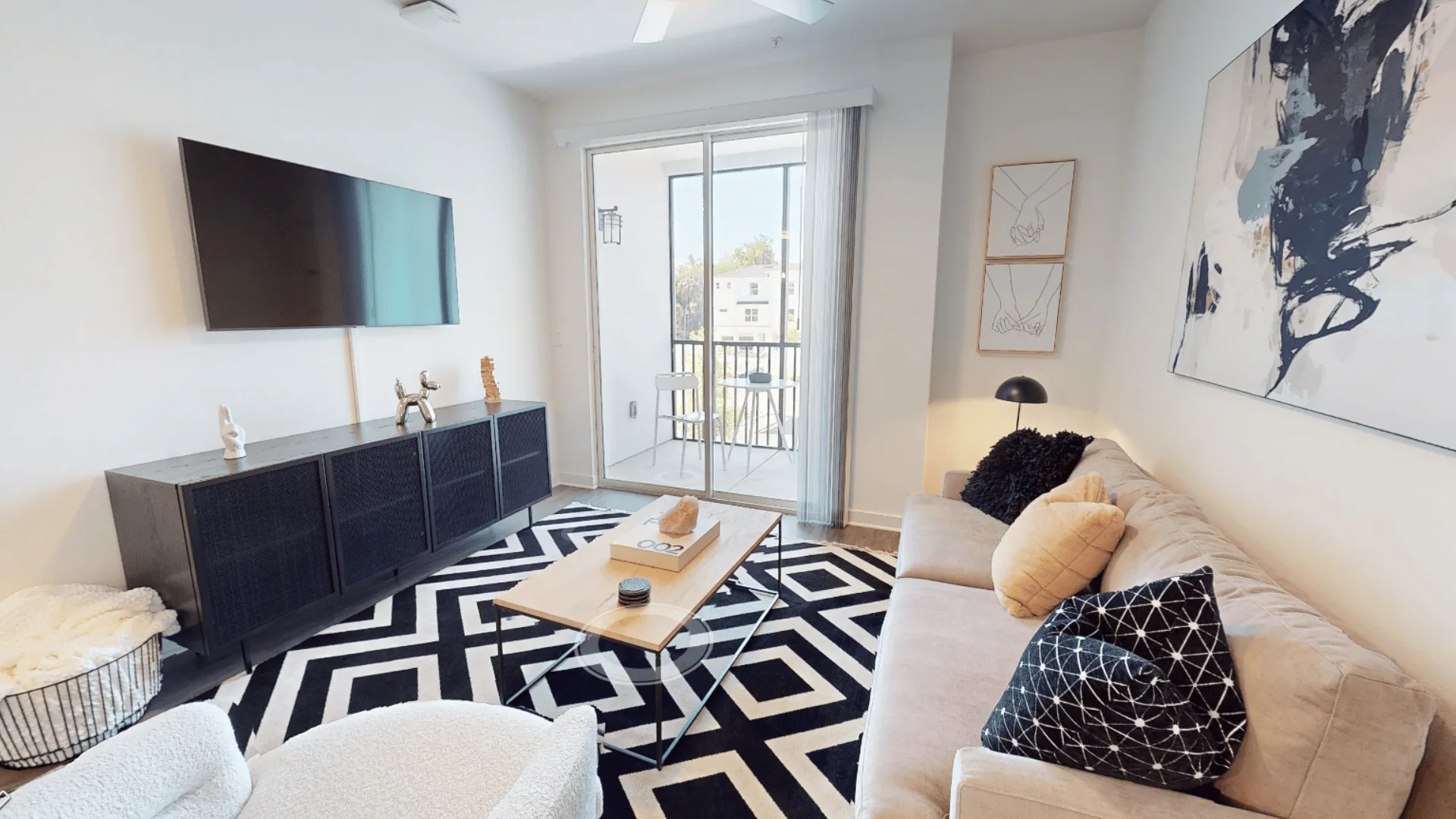 Virtual 3D tour of The Meyer (multifamily)