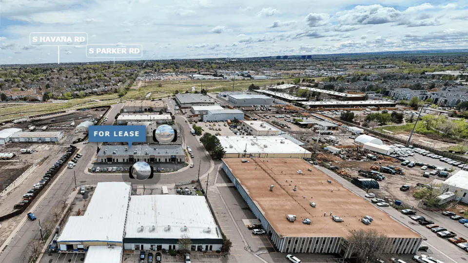 Standard 360° tour of an industrial space for lease