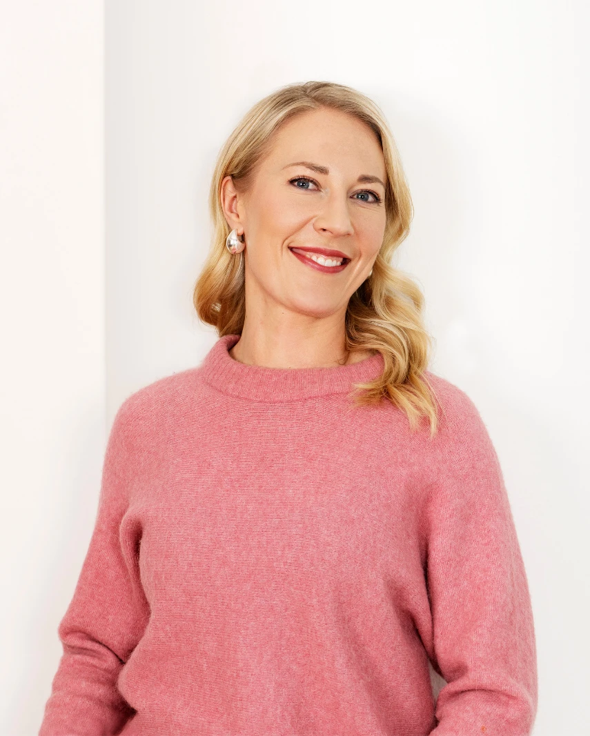 Sataman asiantuntija Mona Moisala on aivotutkimuksesta väitellyt psykologian tohtori, keynote-puhuja ja tietokirjailija.