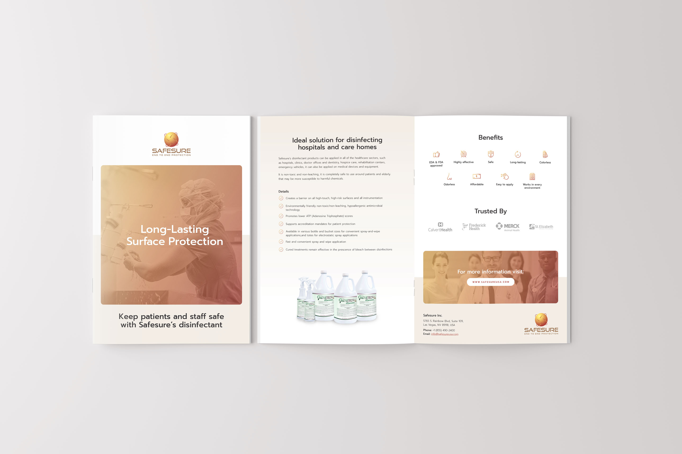La couverture et les pages intérieures de la brochure du produit SafeSure.