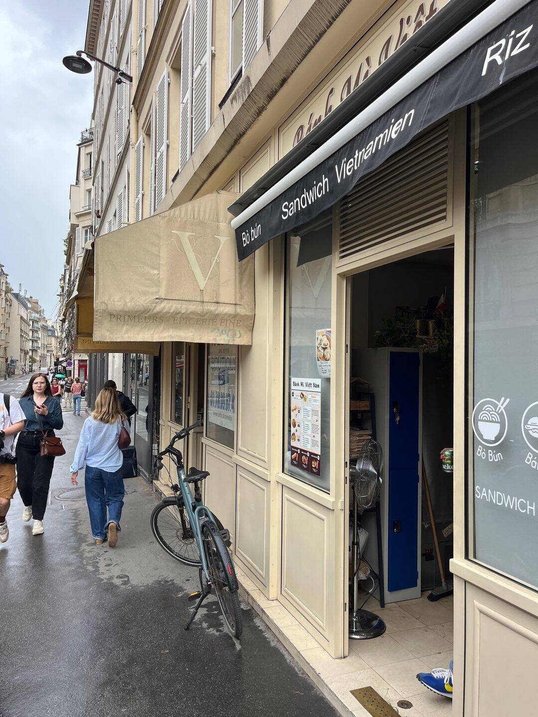 Boutique à Paris 6ème arrondissement