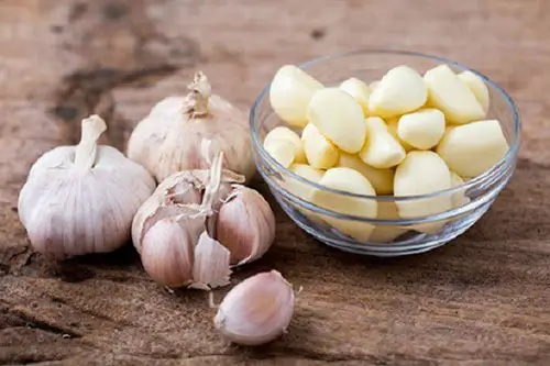 Cách chữa viêm cổ tử cung sử dụng tỏi‍
