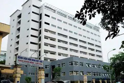 Đi cầu ra máu khám ở Bệnh viện Việt Đức