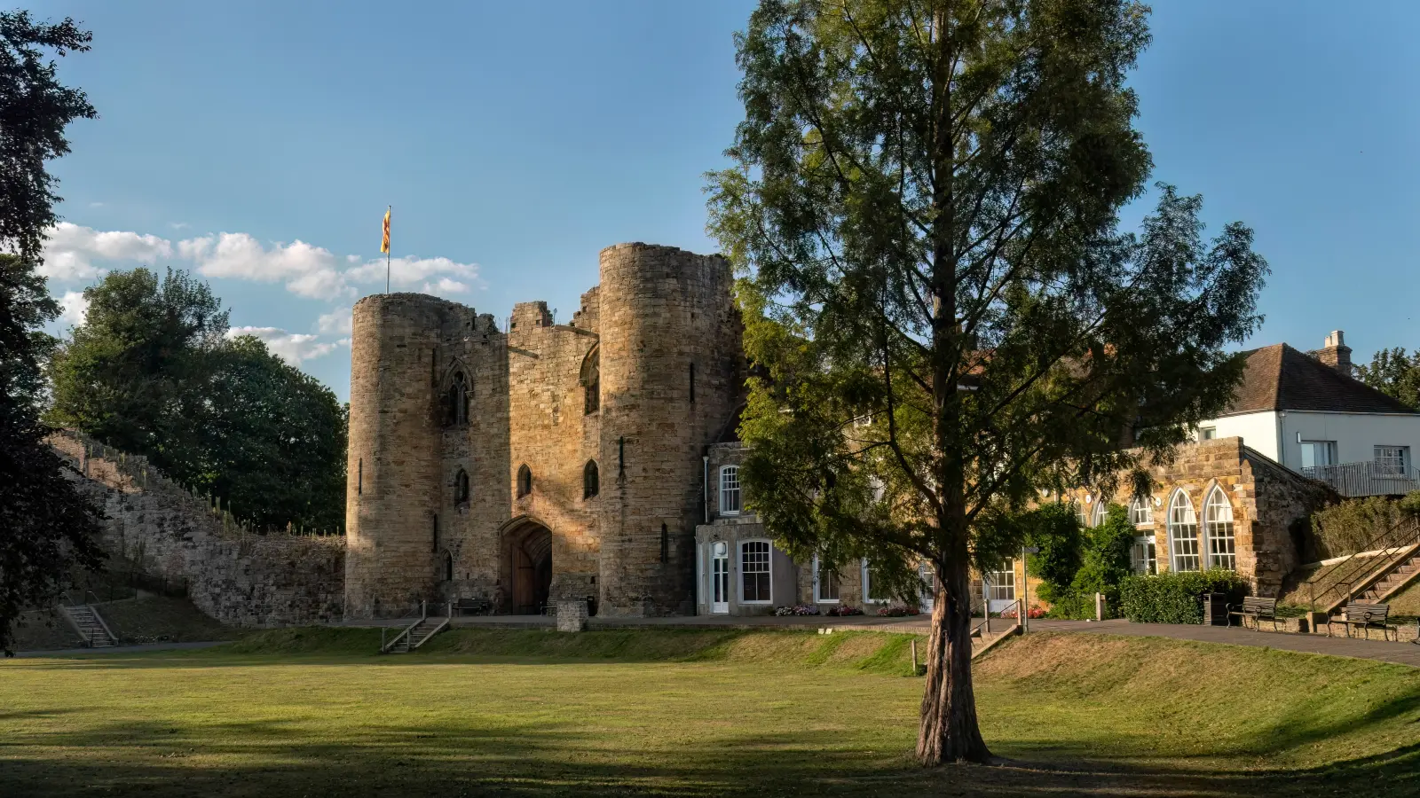 Are you looking for an architect in Tonbridge, James Clague Architects are experienced in building extensions and projects in the area.