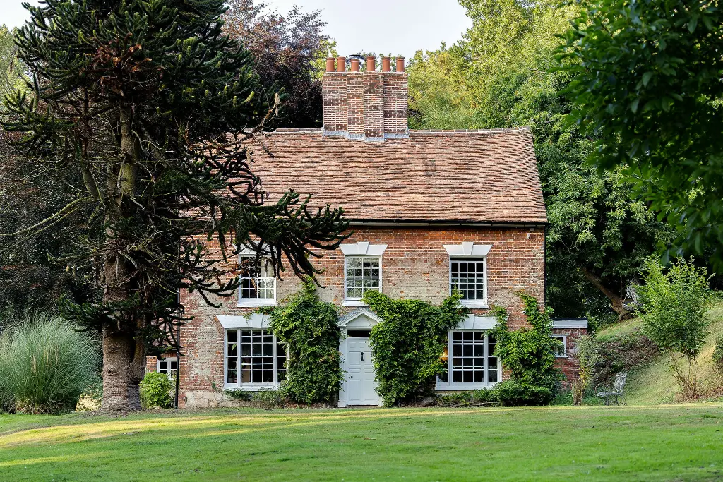 Listed Building Renovation of a Grade II Farmhouse in Kent