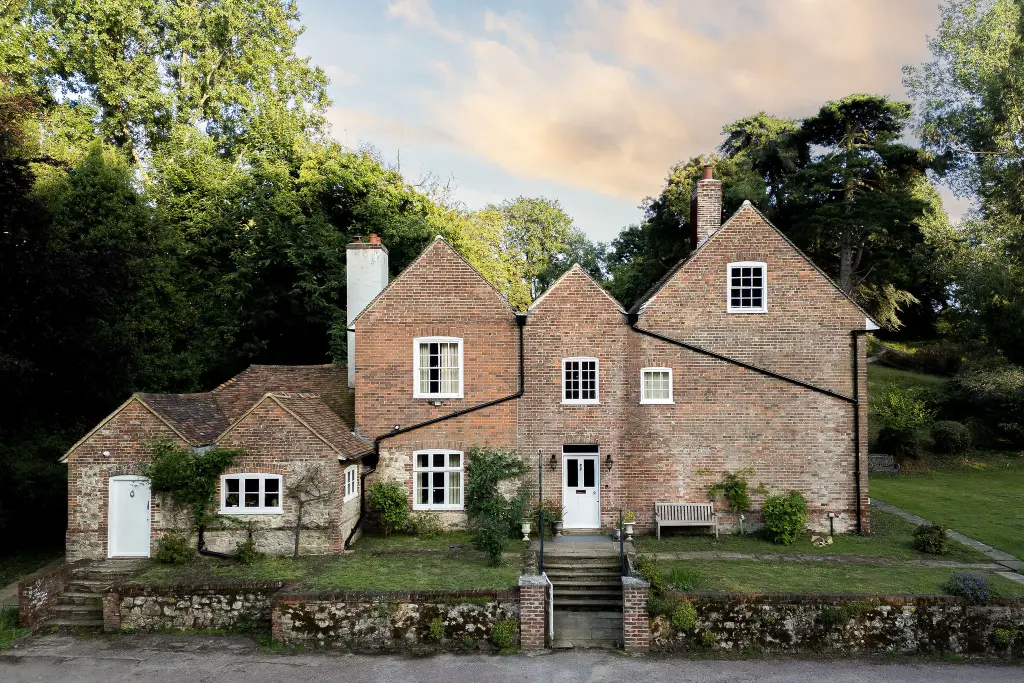 Listed Building Renovation of a Grade II Farmhouse in Kent
