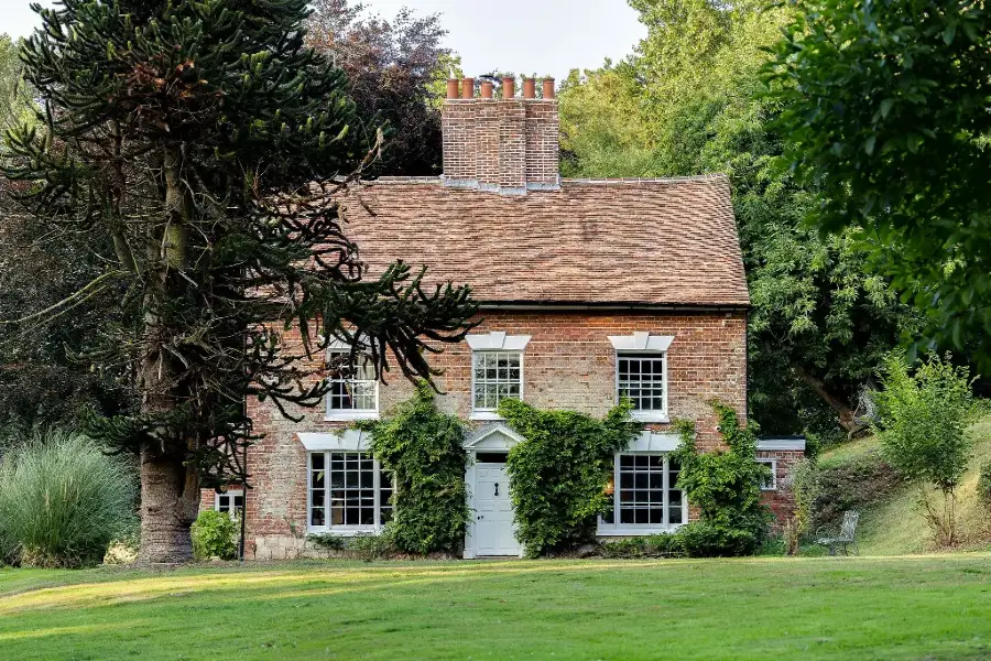 Listed Building Renovation of a Grade II Farmhouse in Kent