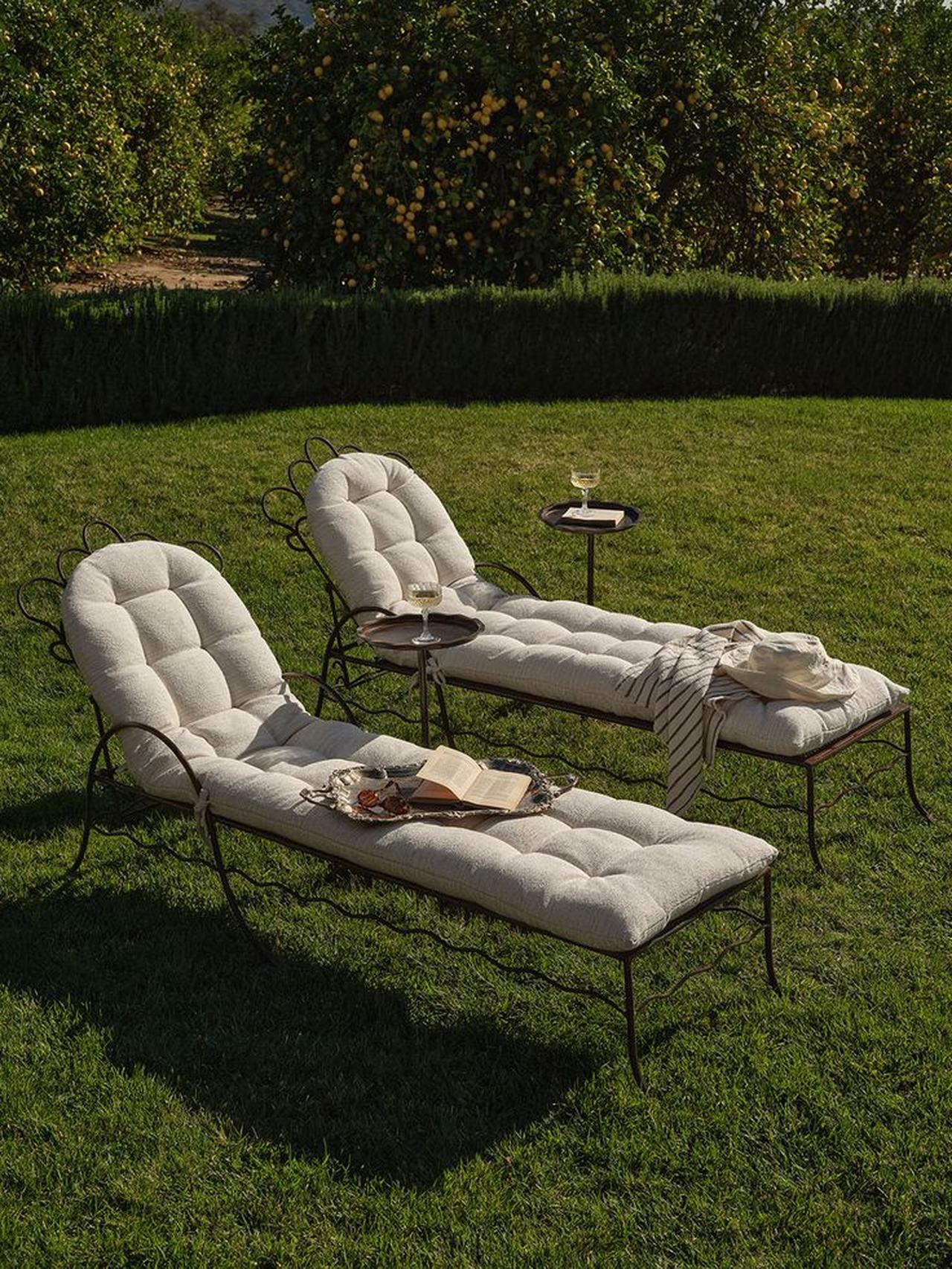 Outdoor-Furniture