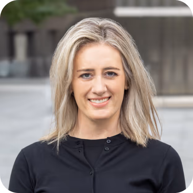 Headshot of Sara Hanley.