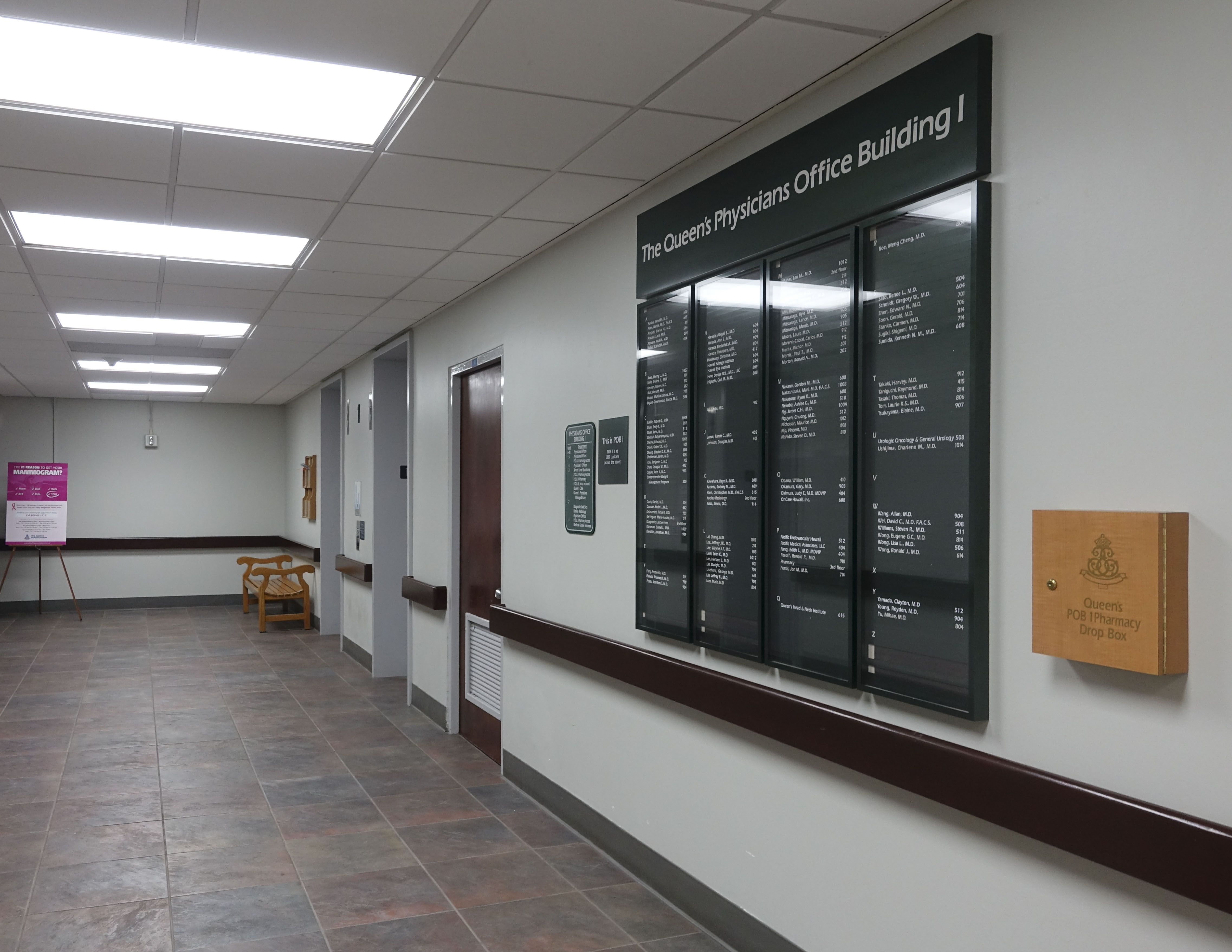 The Queen's Medical Center interior building orientation and directional signage, designed by Two Twelve