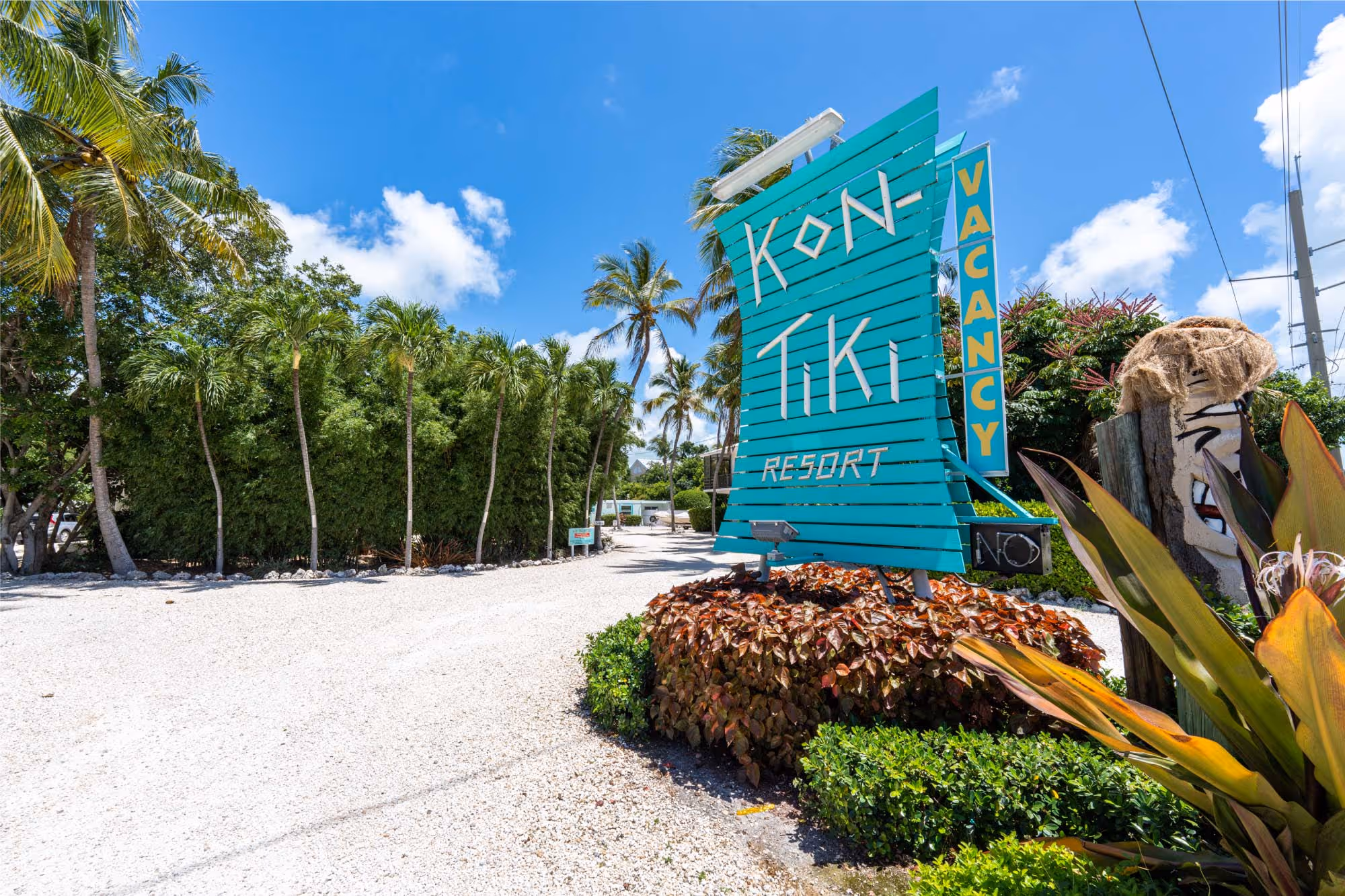 Kon Tiki resort entrance