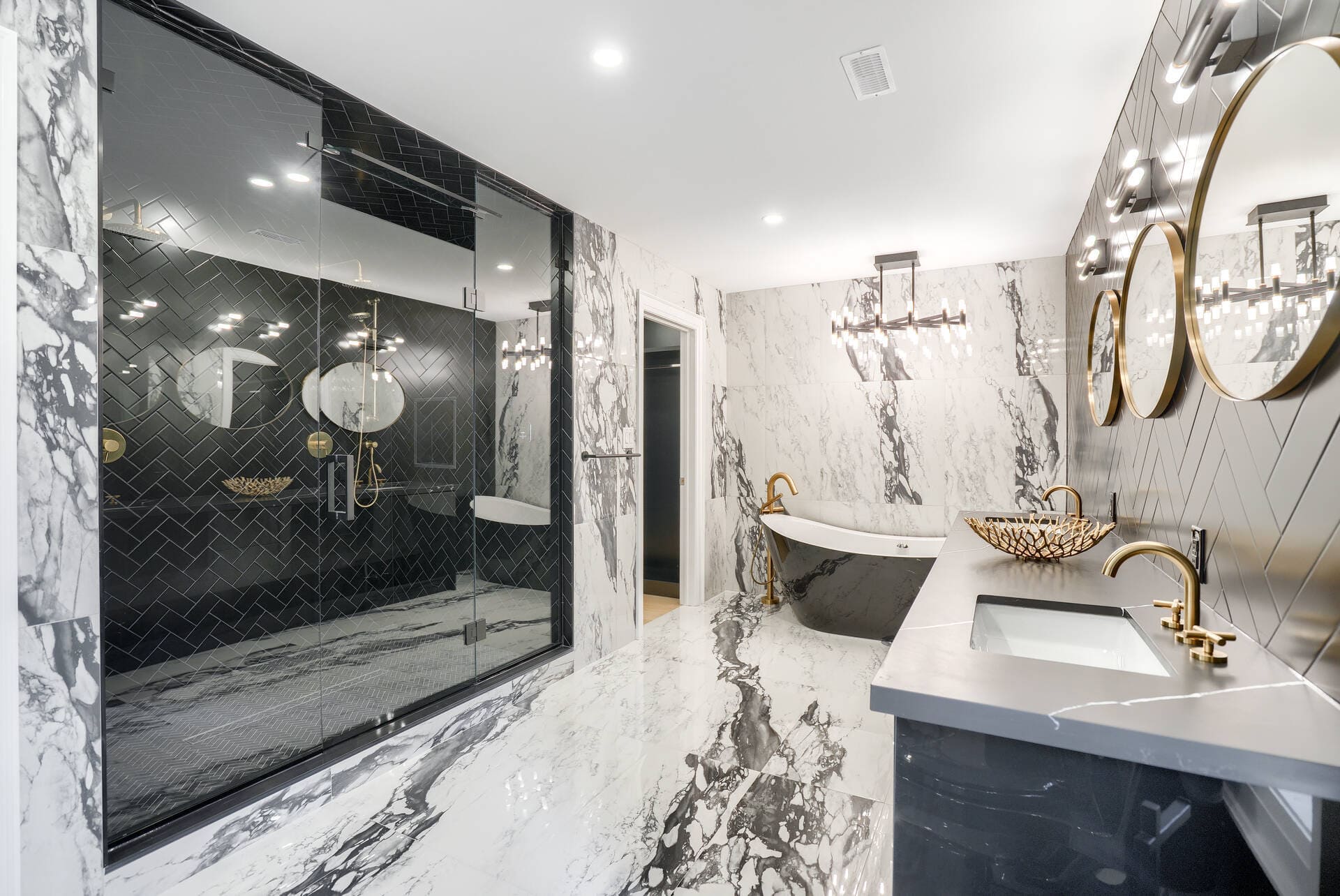 Custom luxury home interior by Wiltshire Homes in Durham Region