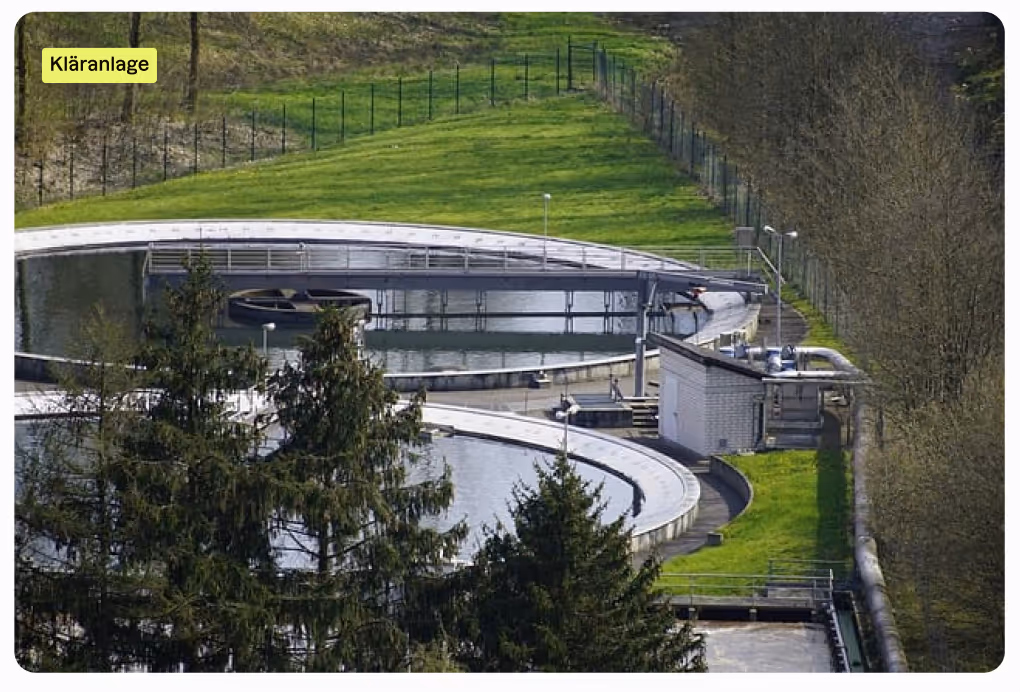 Becken einer Kläranlage