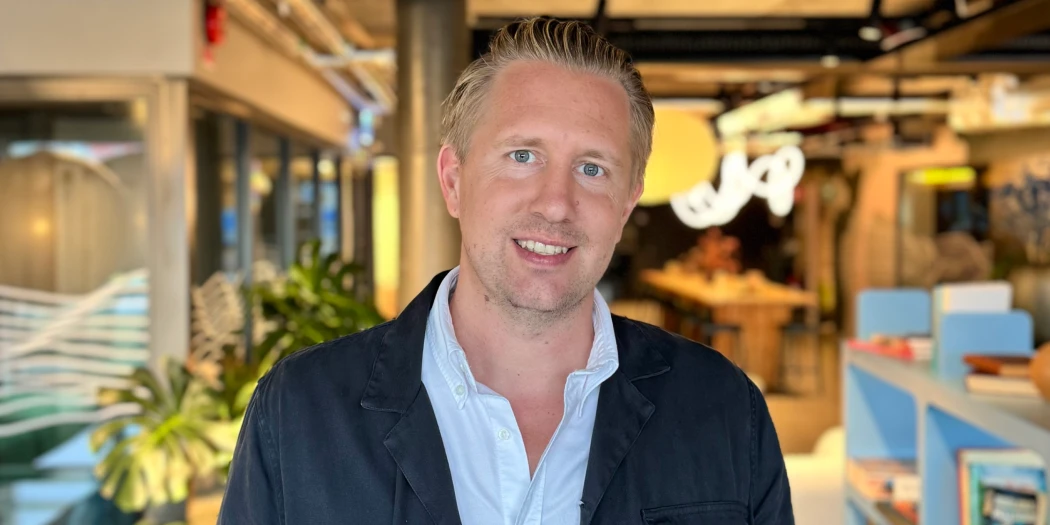 Johan Svärd, CCO at Parakey, portrait in office environment.