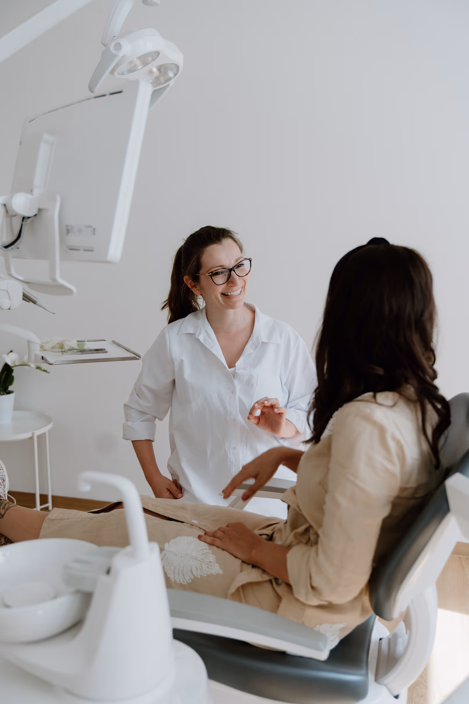 Dr. Sofia Pammer im Gespräch mit einer Patientin.
