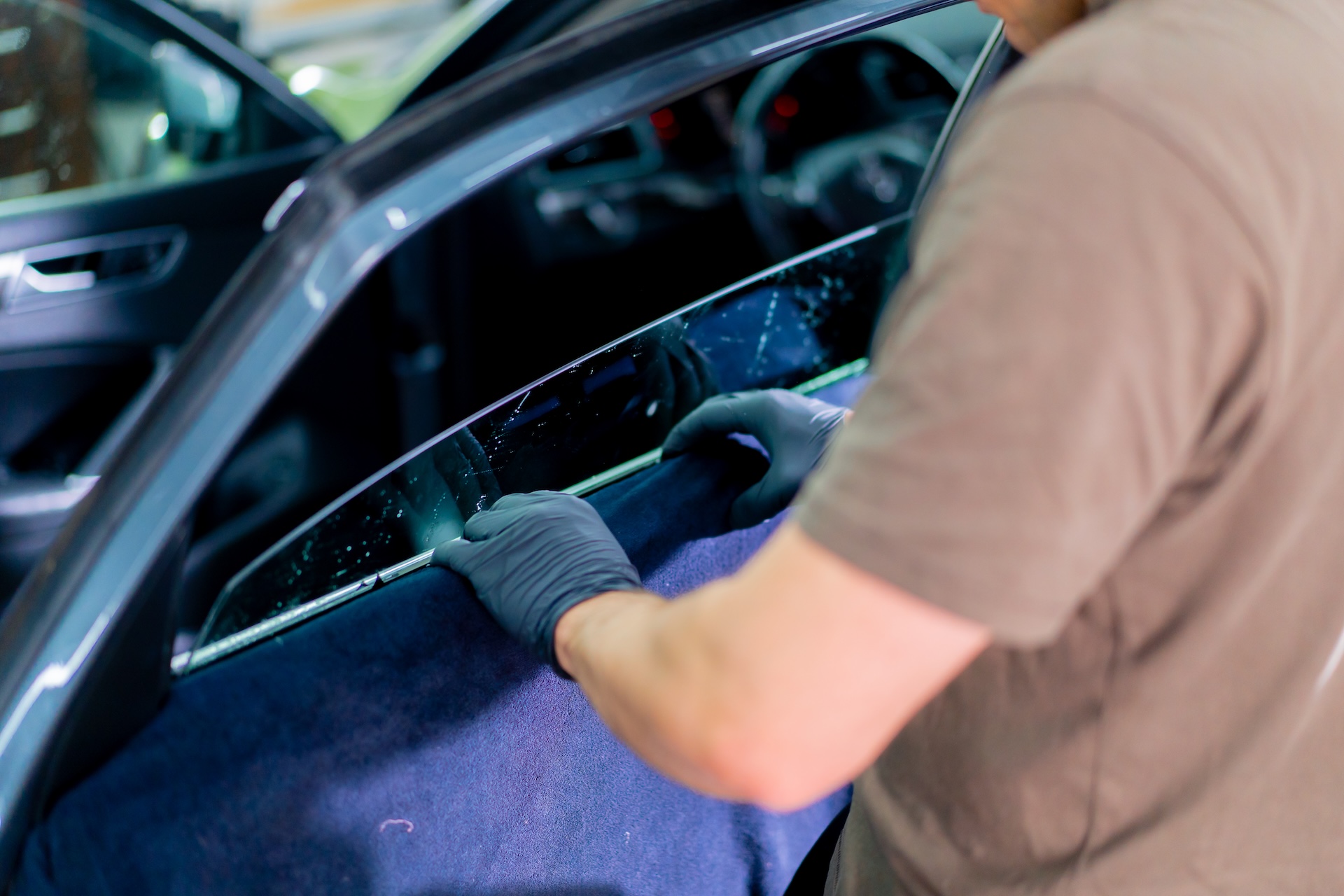 Auto Glass & Windshield Repair & Replacement 