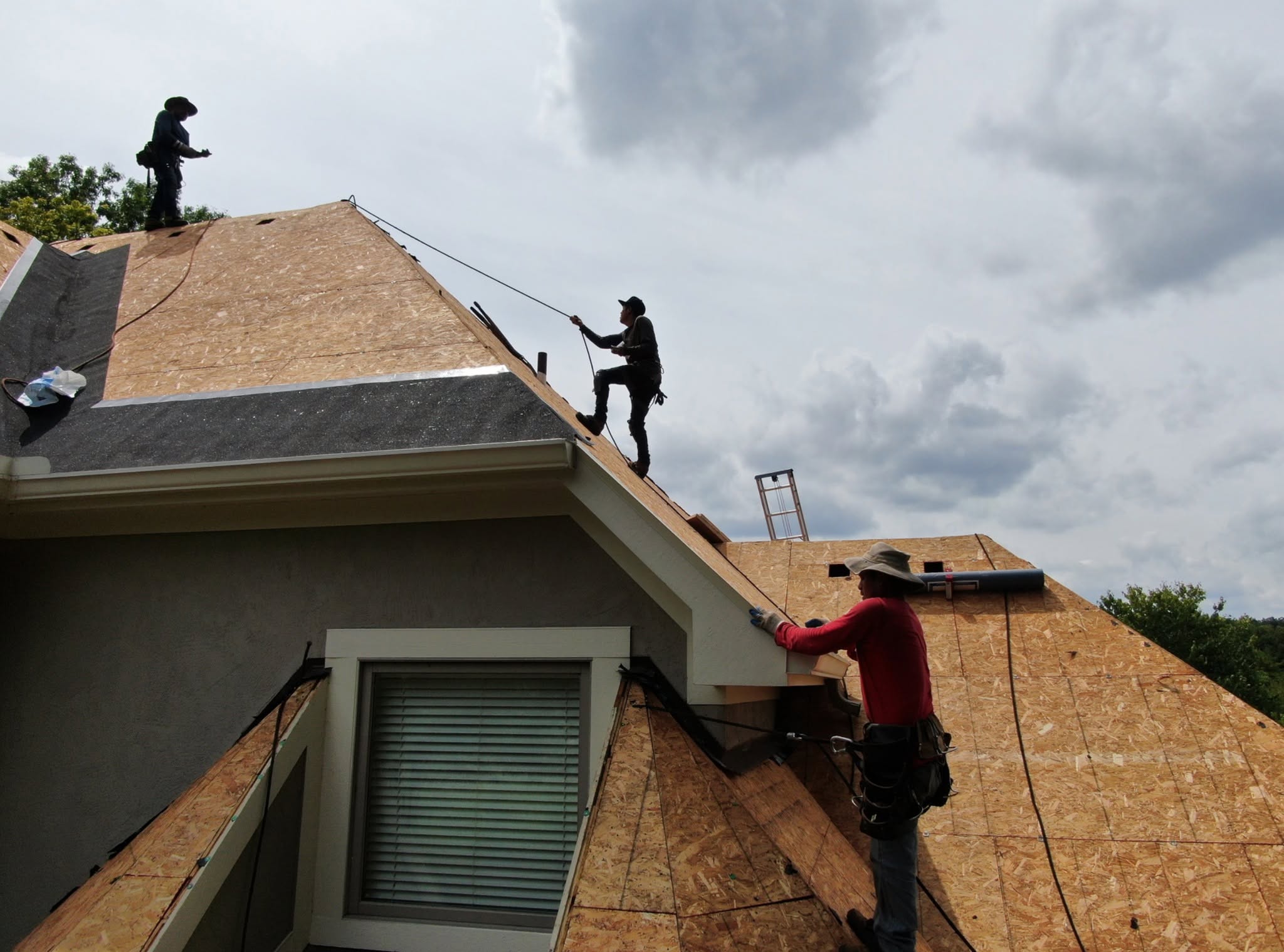 Why Homeowners Choose Metal Roofing for Long-Lasting Protection
