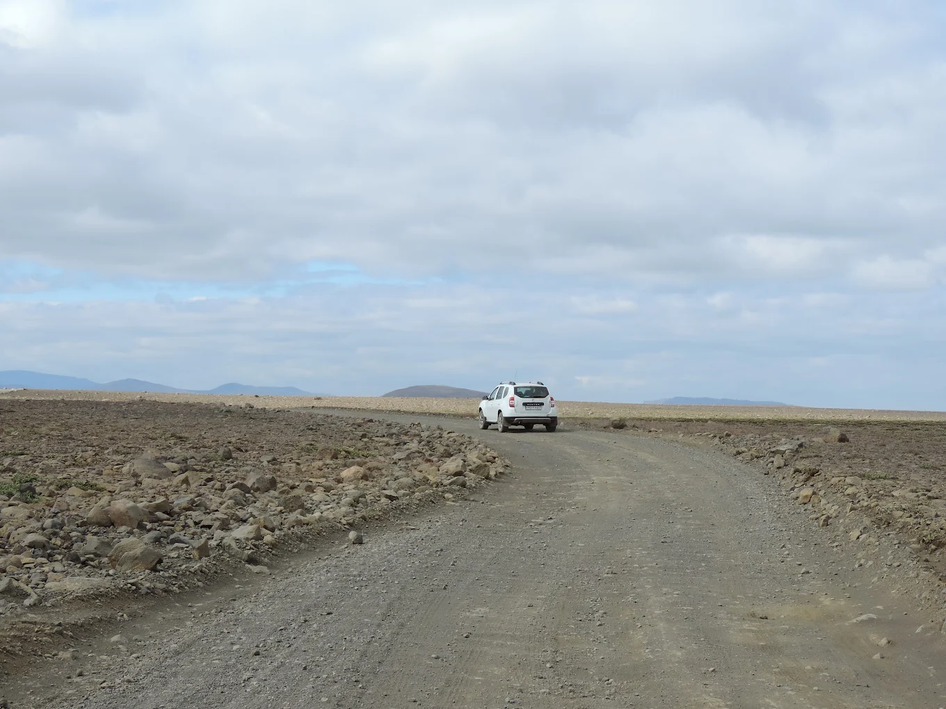 F752 Skagafjarðarleið, laugafell, hot dpting, river crossing, travel, iceland, when open, condition, hut, campsite 
