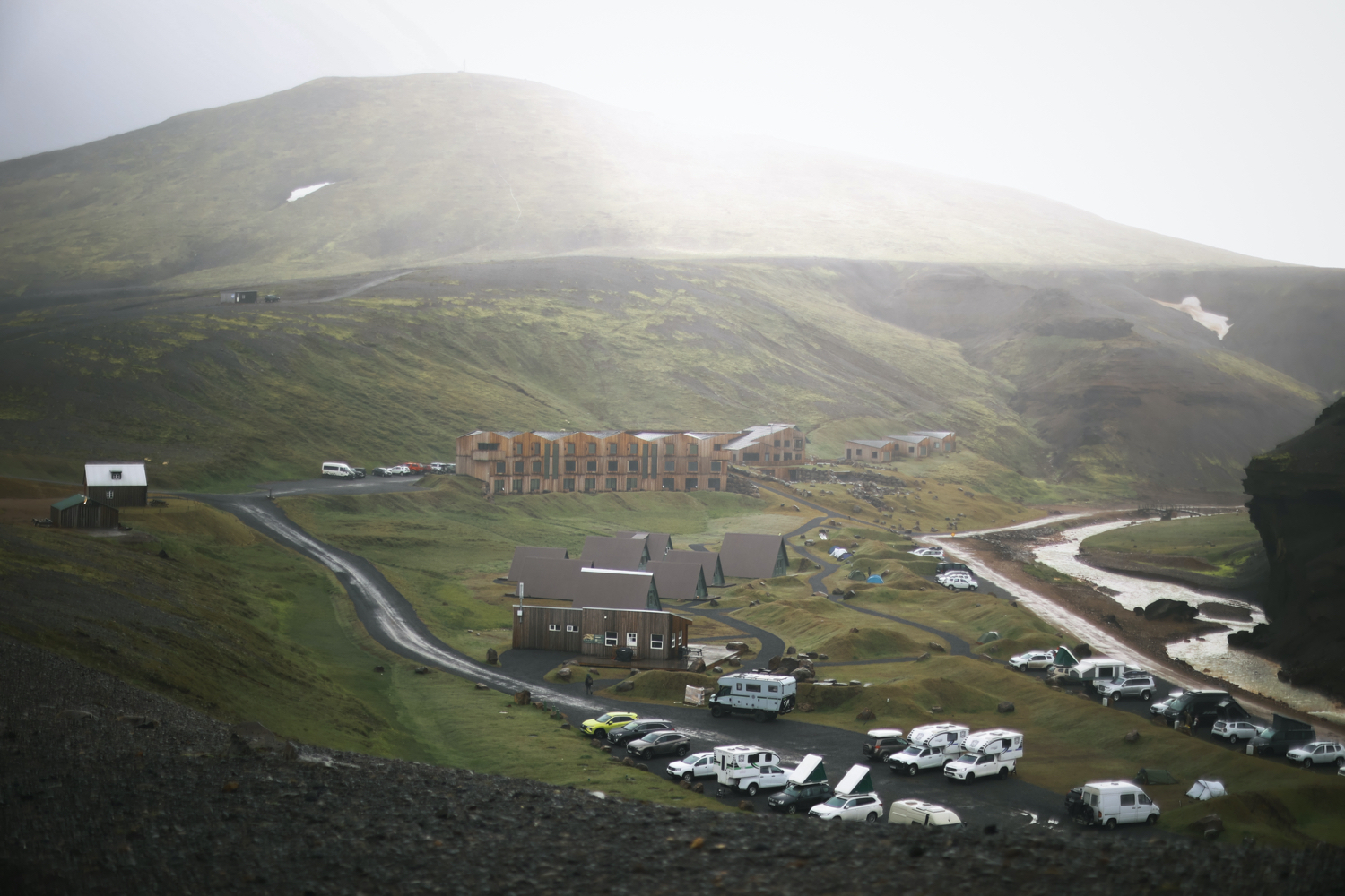 Kerlingarfjöll highland base, campsite, travel, hut, accomodation, road conditions, difficulty, what car, can i drive with, trails, hiking, 