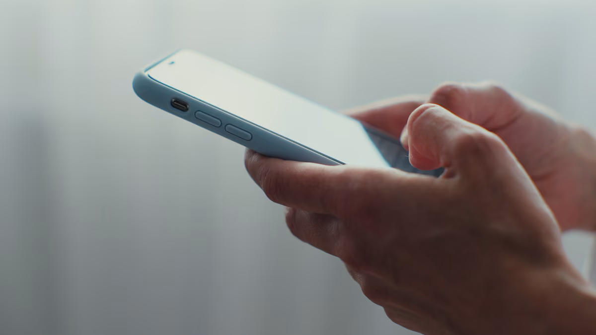 How back-in-stock text messages turn waitlists into revenue