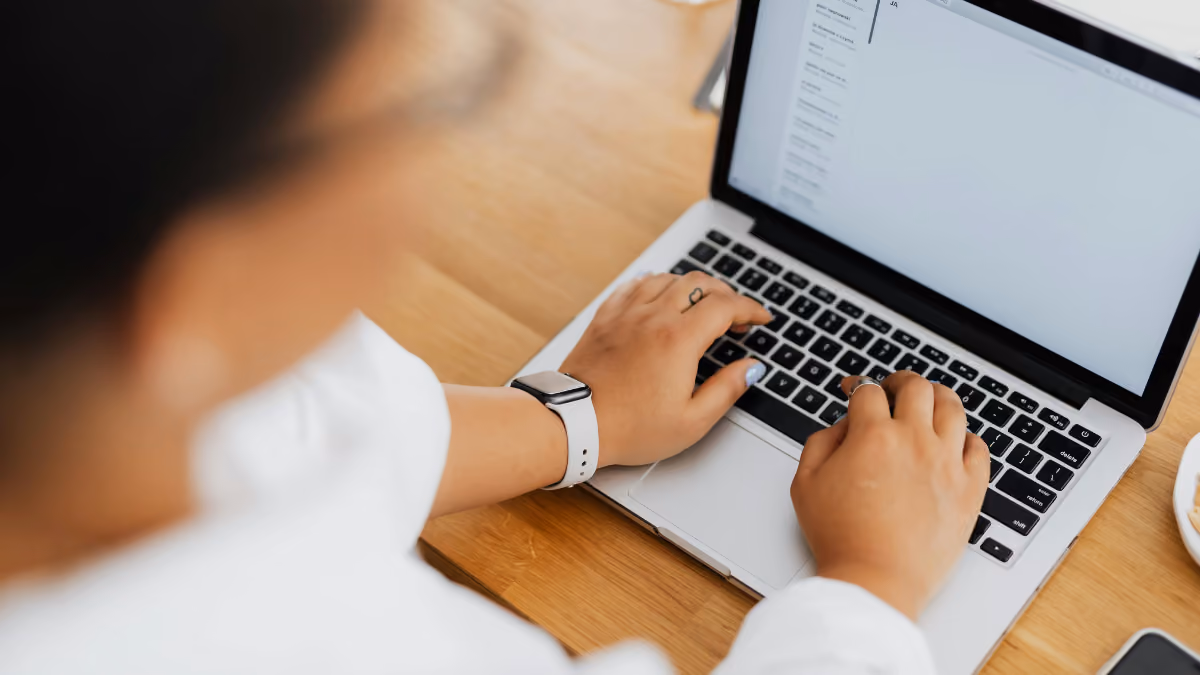 Out-of-stock email marketing: what to say (and what to avoid)