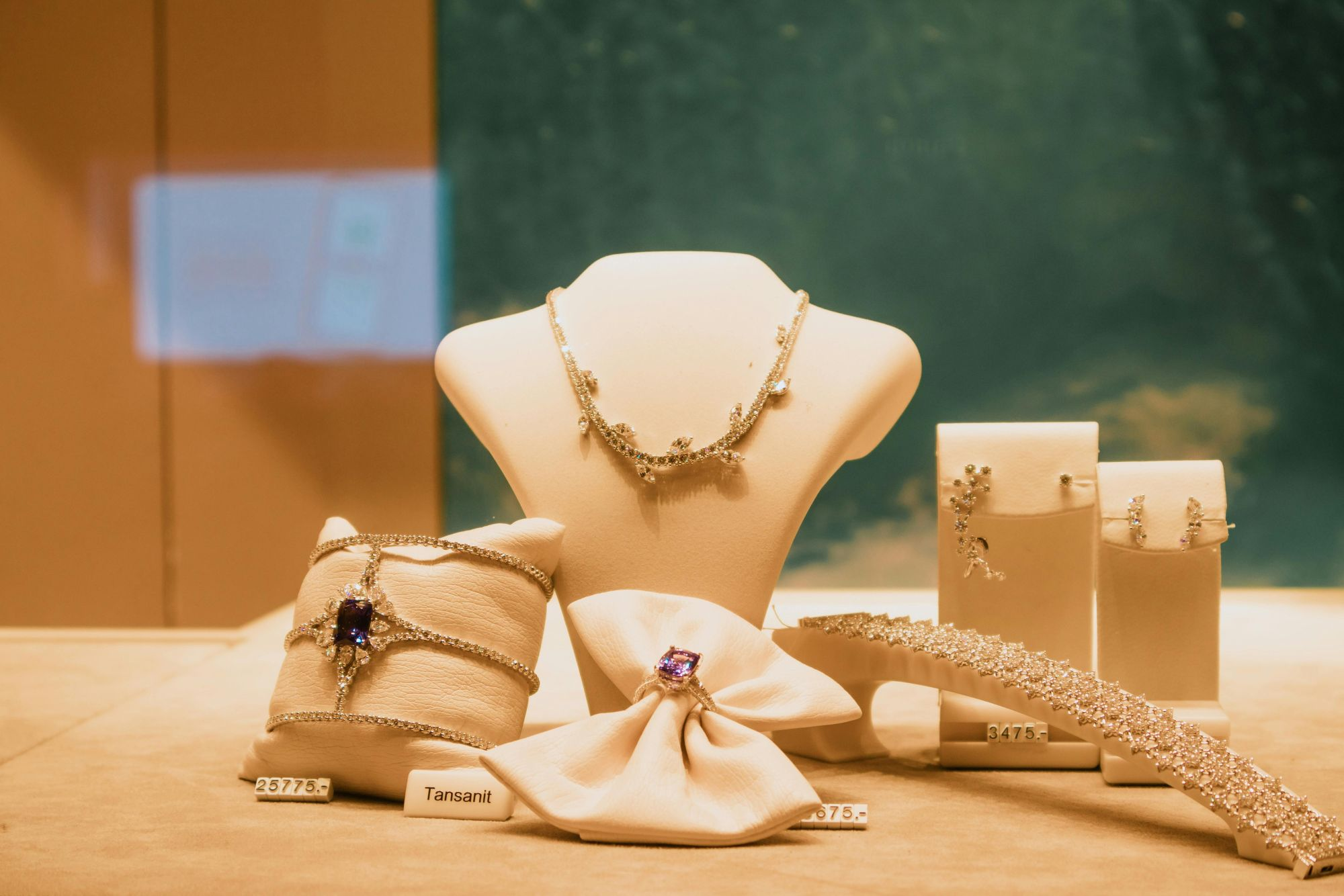 5 winning email marketing tips to scale your online jewelry business