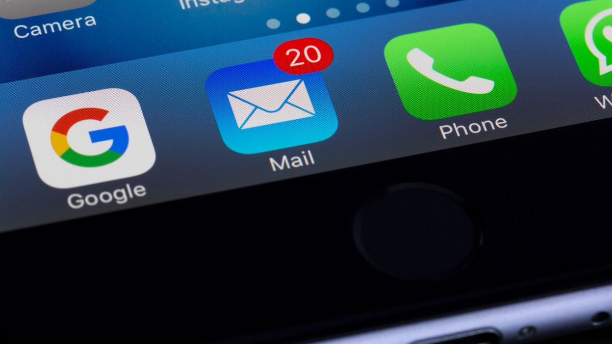 Last chance emails that create urgency and drive sales