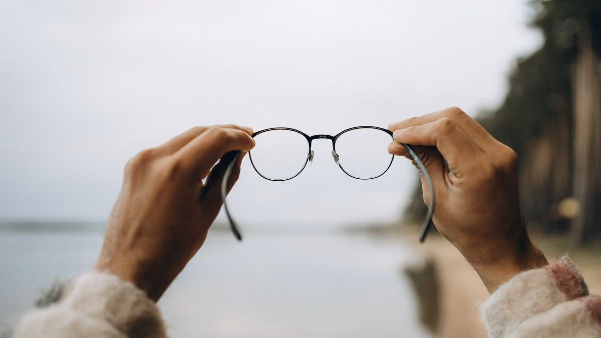 create a winning email strategy for eyewear brand marketing