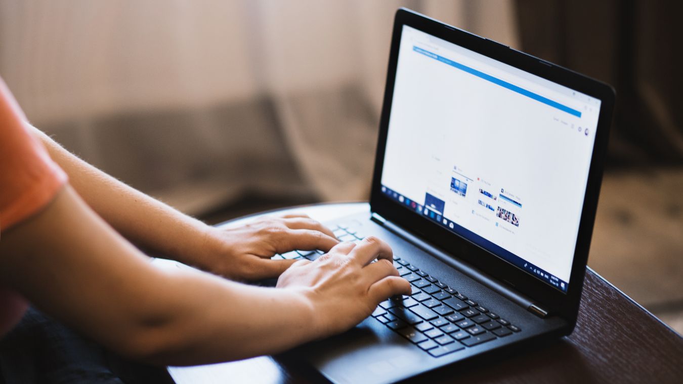 SMS marketing to Gen Z: How to reach younger consumers in 2026