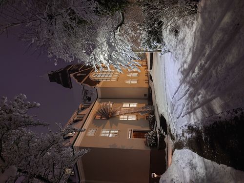 Das Museum Zentrum für verfolgte Künste im Schnee, Foto: Daniela Tobias